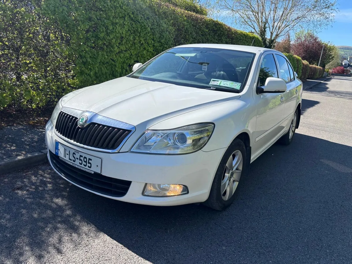 2011 Octavia 1.6 TDI Elegance…NCT 06/27! Tax 06/26 - Image 1