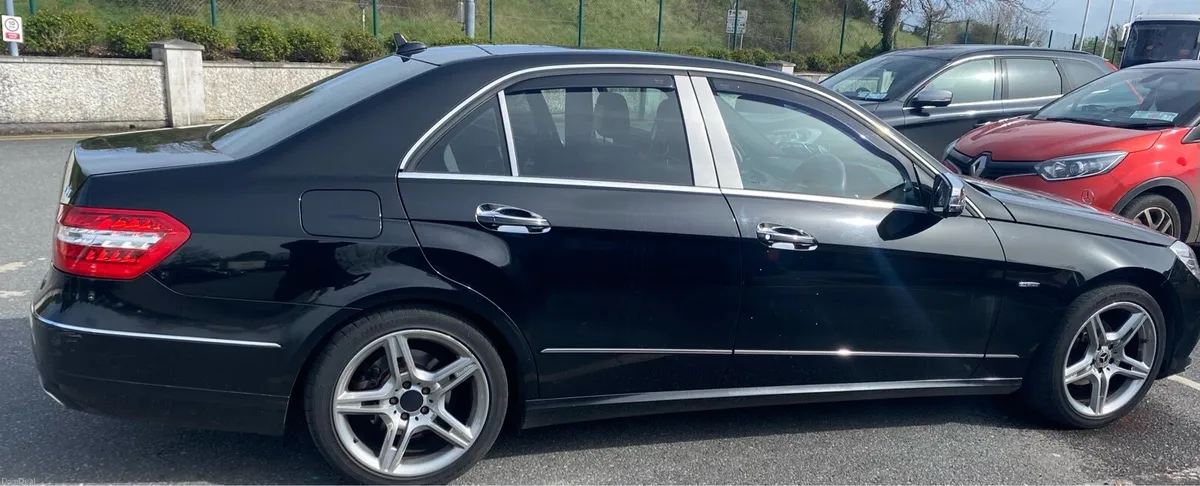 Spectacular 2012 E Class Mercedes - Image 2