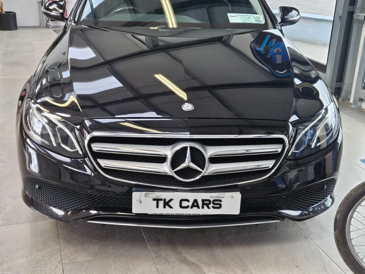 17 MERCEDES BENZ E-CLASS 220 - Image 4