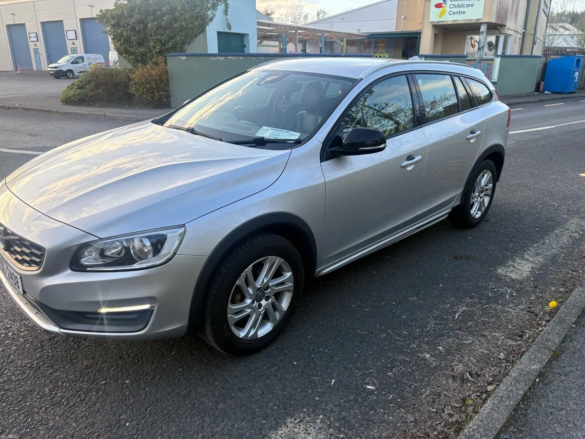 Volvo V60 Cross Country - Image 5