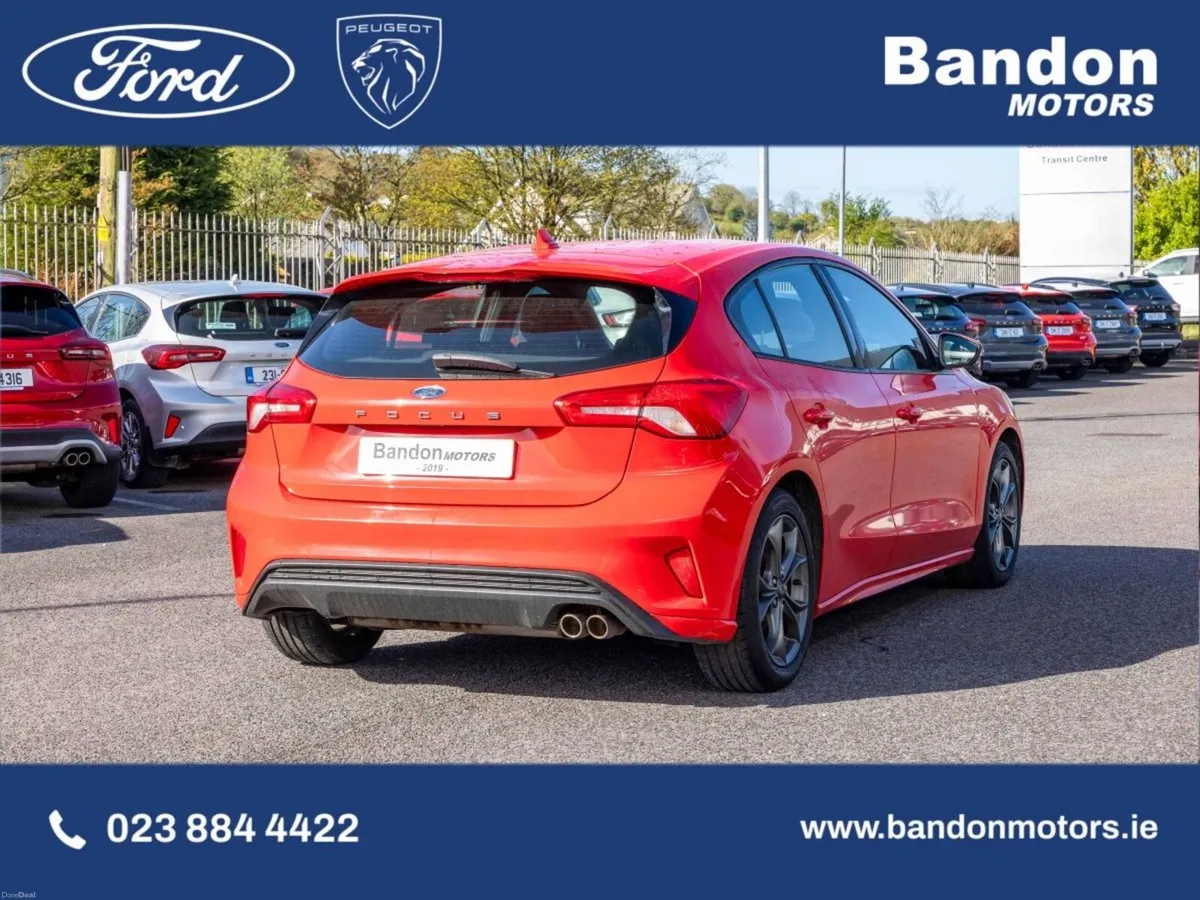 Ford Focus Focus St-Line  ST-Line  T EcoBoost 125 - Image 4