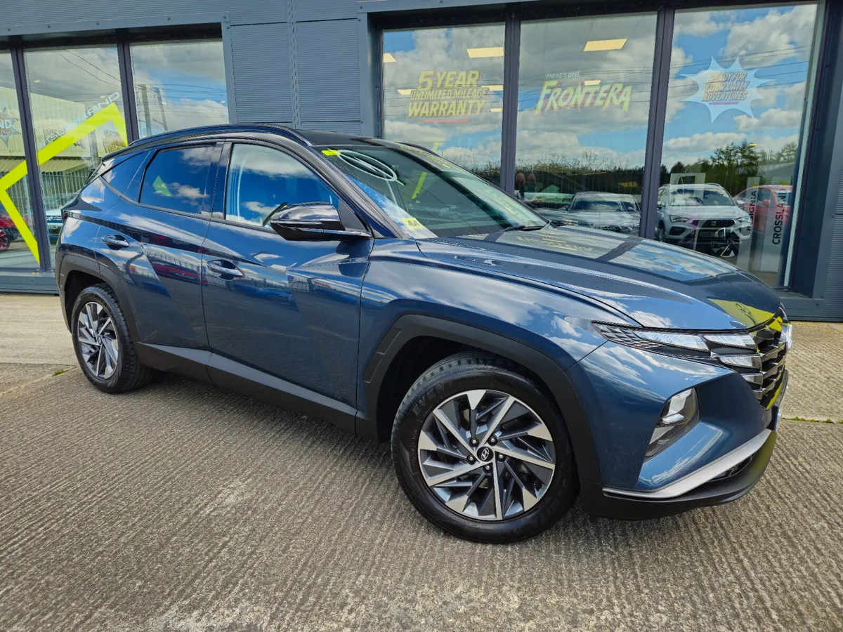 Hyundai Tucson 2WD Executive w.2 Tone Roof - Image 3