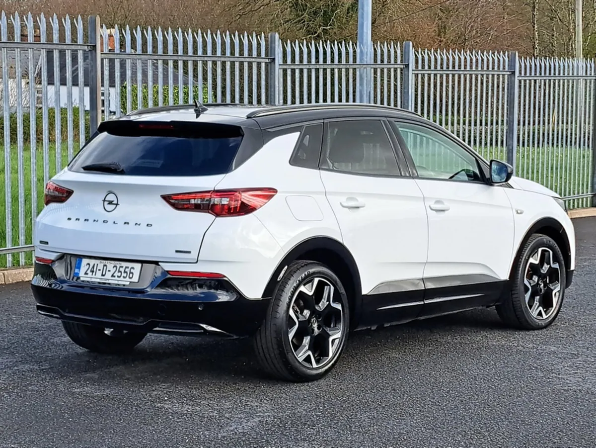 Opel Grandland GS 1.6TURBO 225BHP PHEV **TOP SPEC* - Image 4
