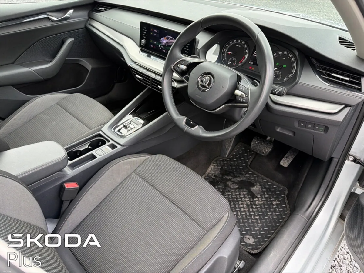 Skoda Octavia AMBITION DSG 2.0 TDI 115HP - Image 6