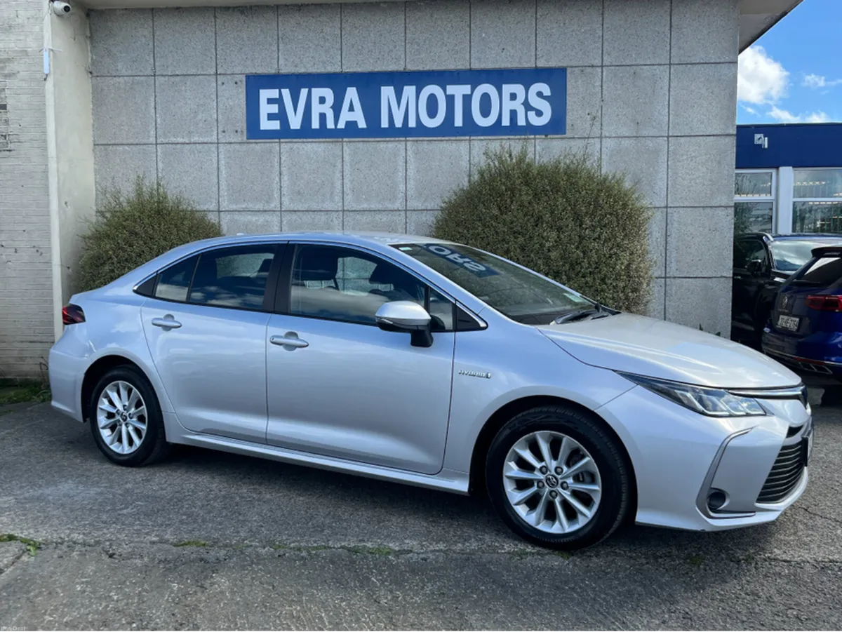 Toyota Corolla LUNA SAL 4DR AUTO HYBRID - Image 3