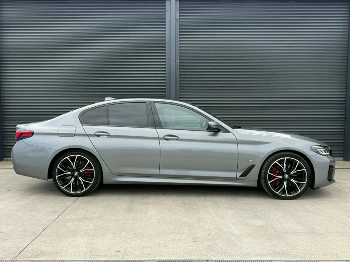 BMW 5-Series 520D G30 M SPORT MHEV PRO PACK - Image 3