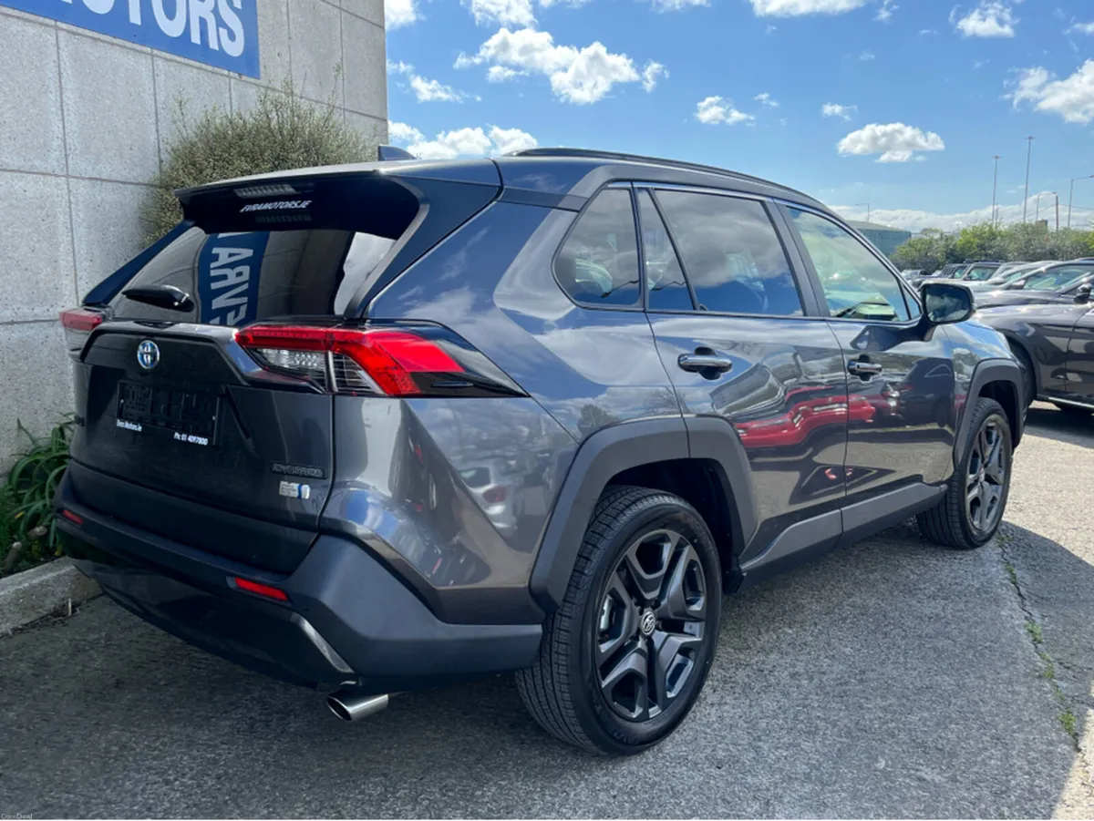 Toyota RAV4 ADVENTURE 4WD AUTOMATIC HYBRID 2.5 PET - Image 4