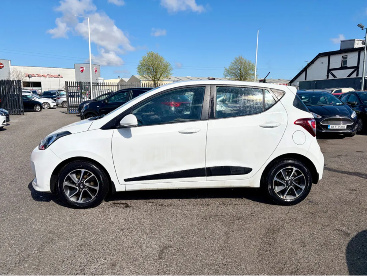 Hyundai i10 DELUXE  5DR 1.0 L ** AIR CON ** BLUETO - Image 3