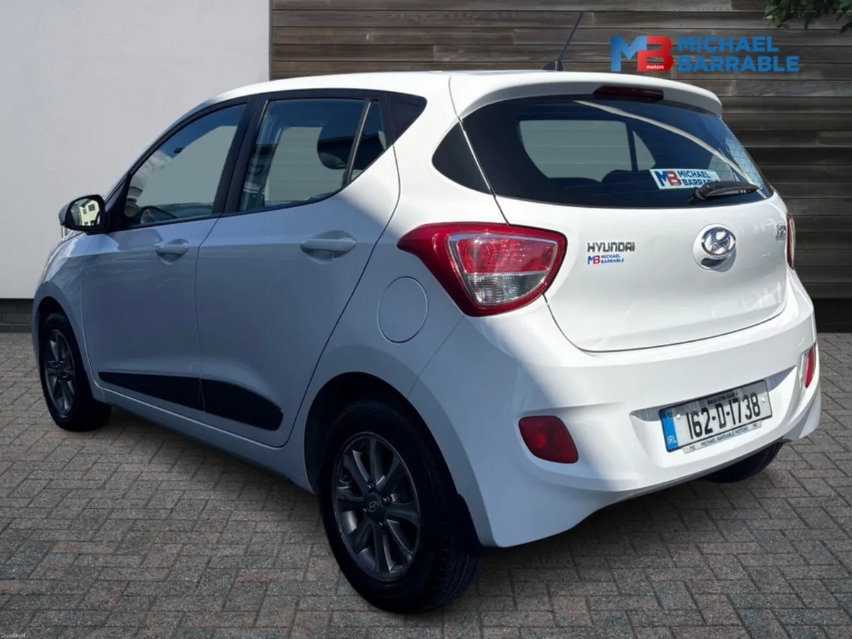 Hyundai i10 DELUXE 4DR - Image 4