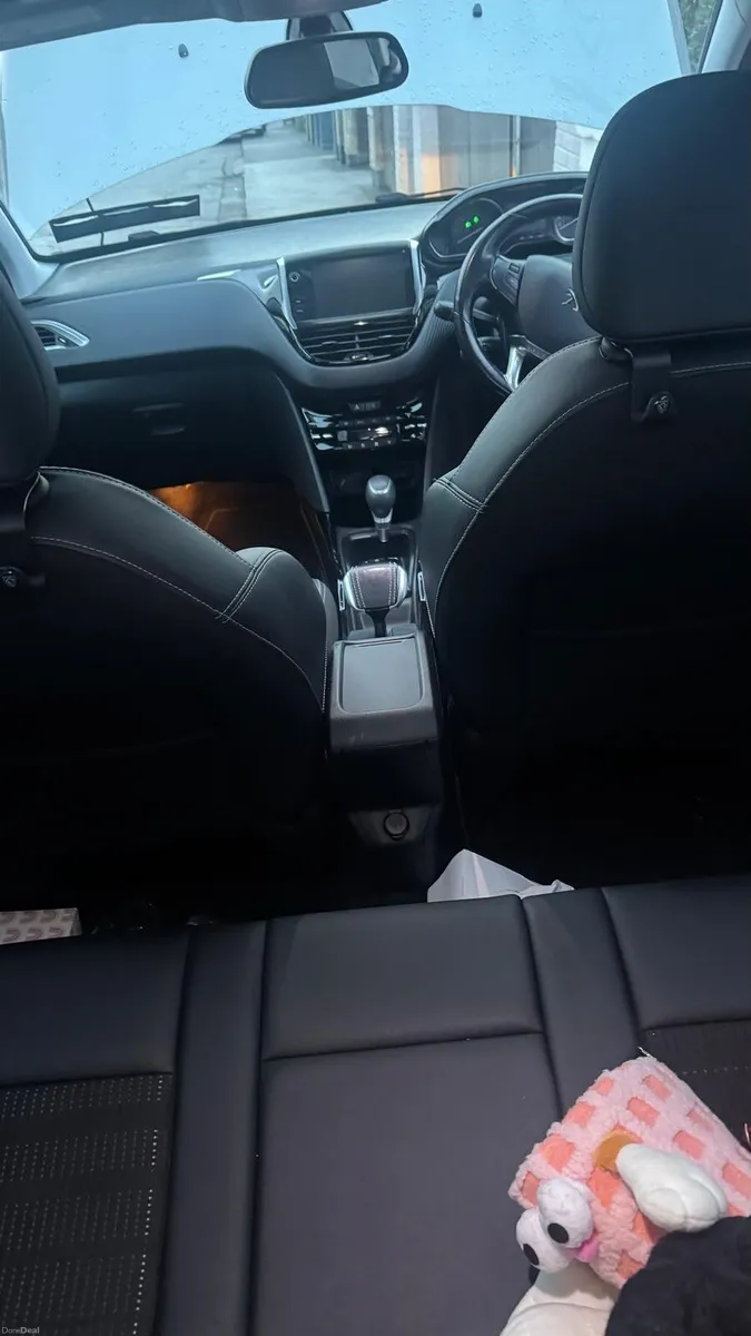 Peugeot 2008 2017-Automatic - Image 3