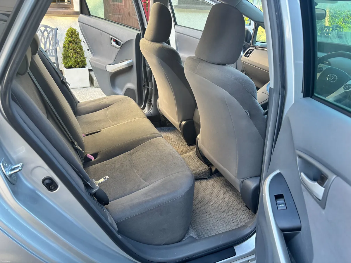 Toyota Prius 2010 Hybrid | Only 63,000 KM - Image 4