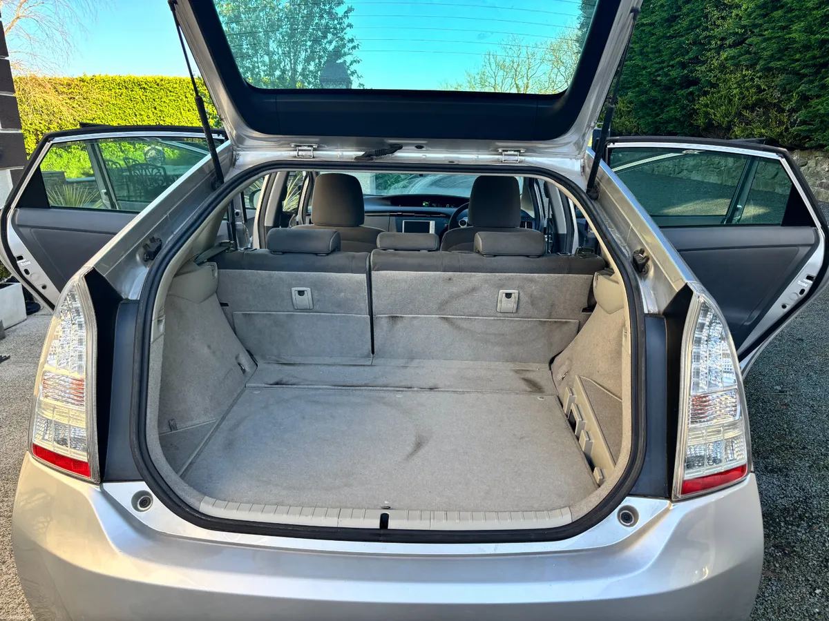 Toyota Prius 2010 Hybrid | Only 63,000 KM - Image 3