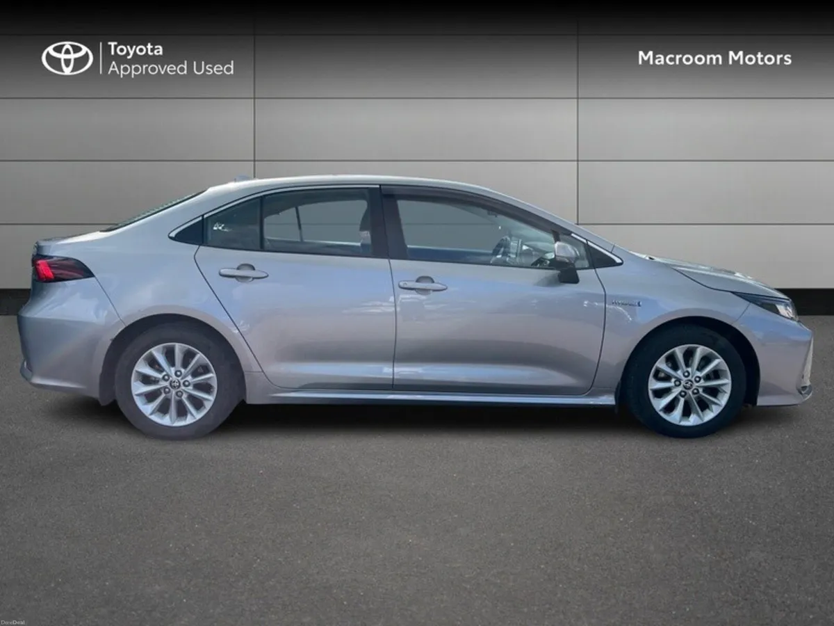 Toyota Corolla EASTER SALE!! HYB LUNA SALOON 4DR A - Image 3