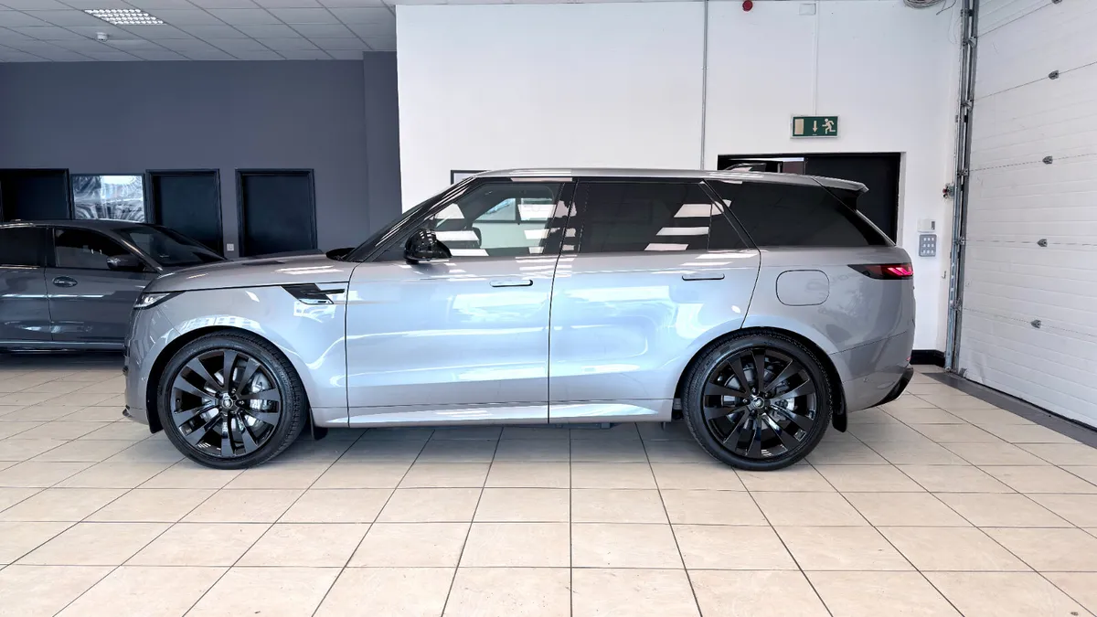 Range Rover Sport P460e Se Dynamic - Image 3