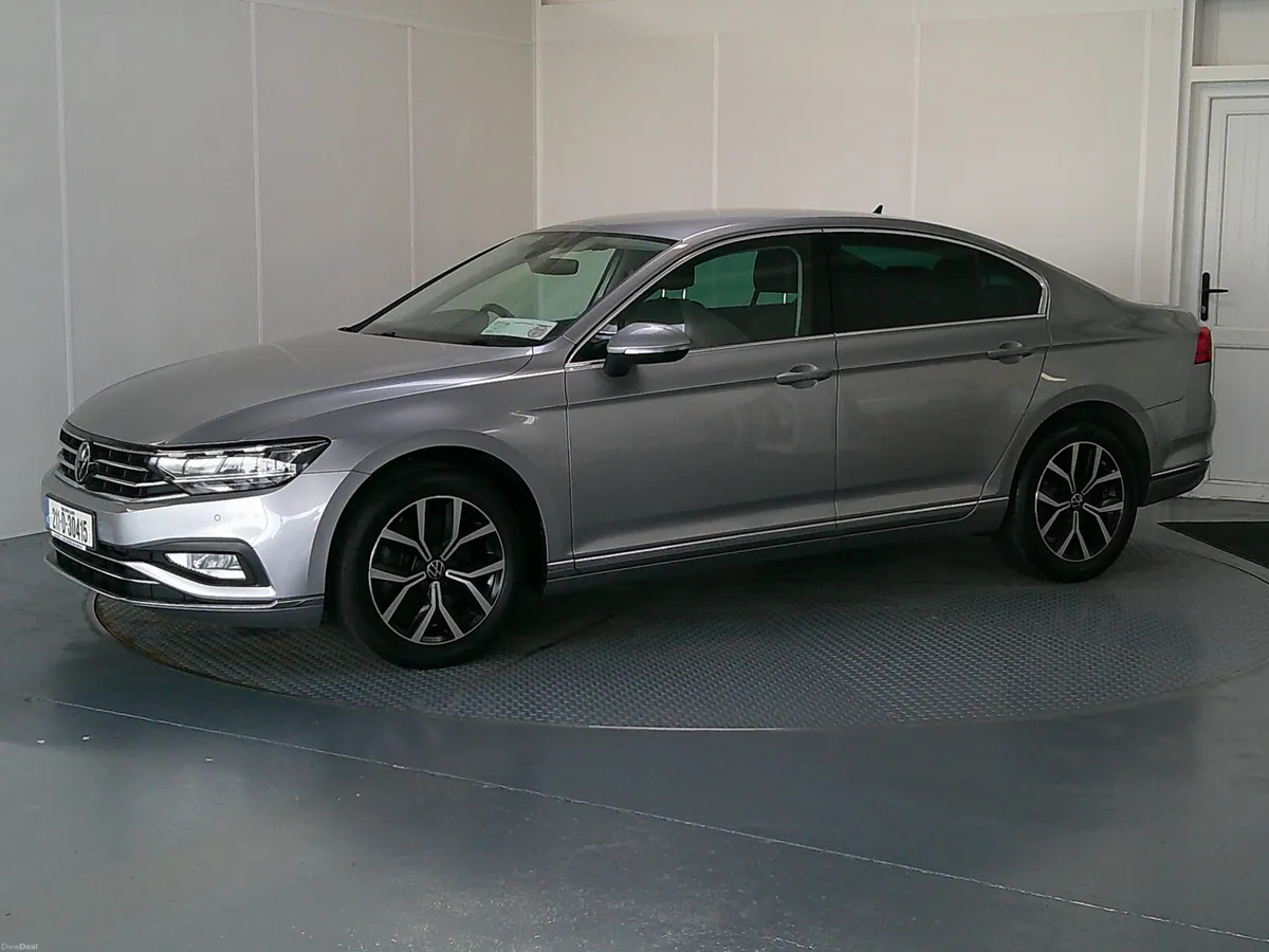 Volkswagen Passat 2021 - Image 3