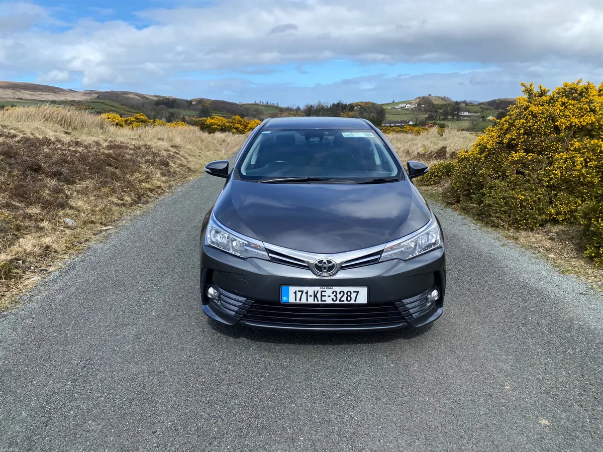 Toyota Corolla 2017 - Image 2