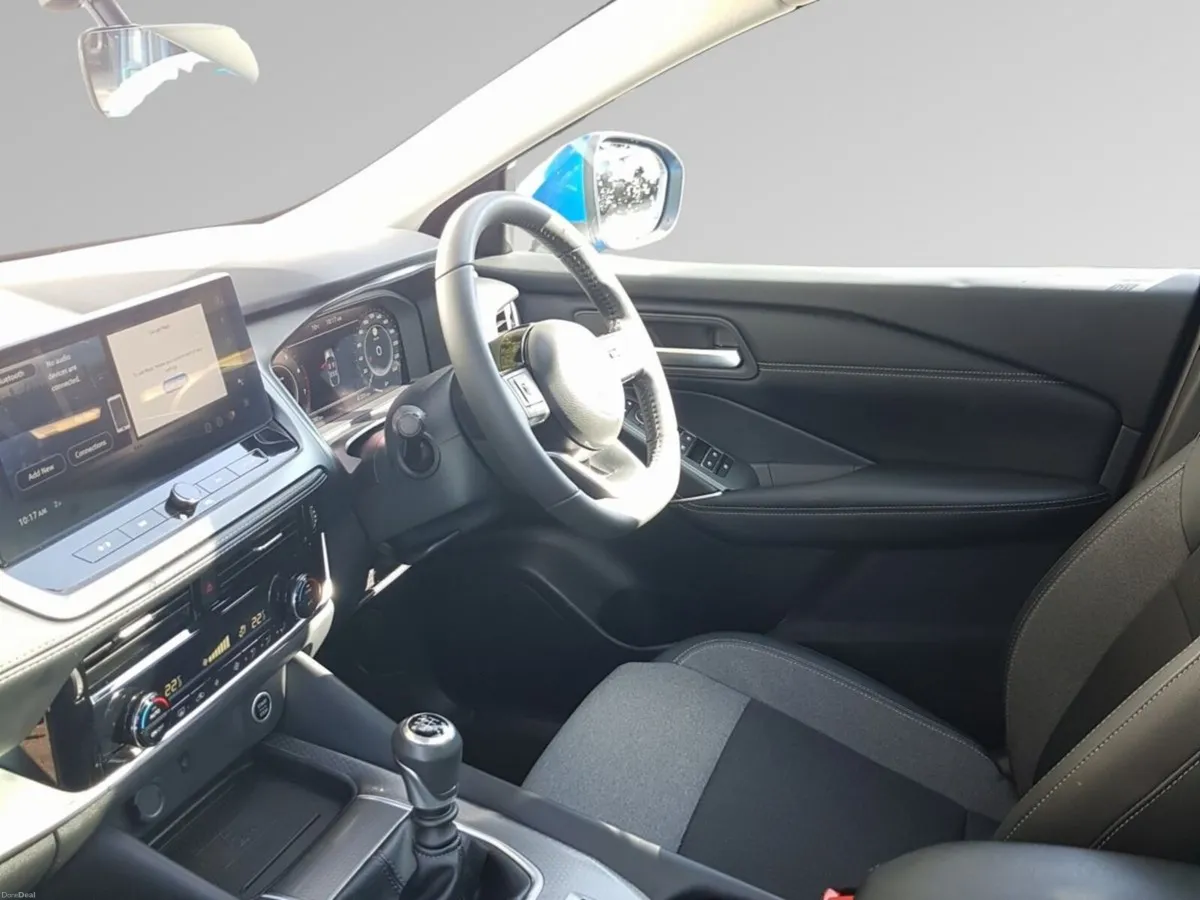Nissan Qashqai 1.3 PET MILD HYBRID SV PREMIUM *  3 - Image 4