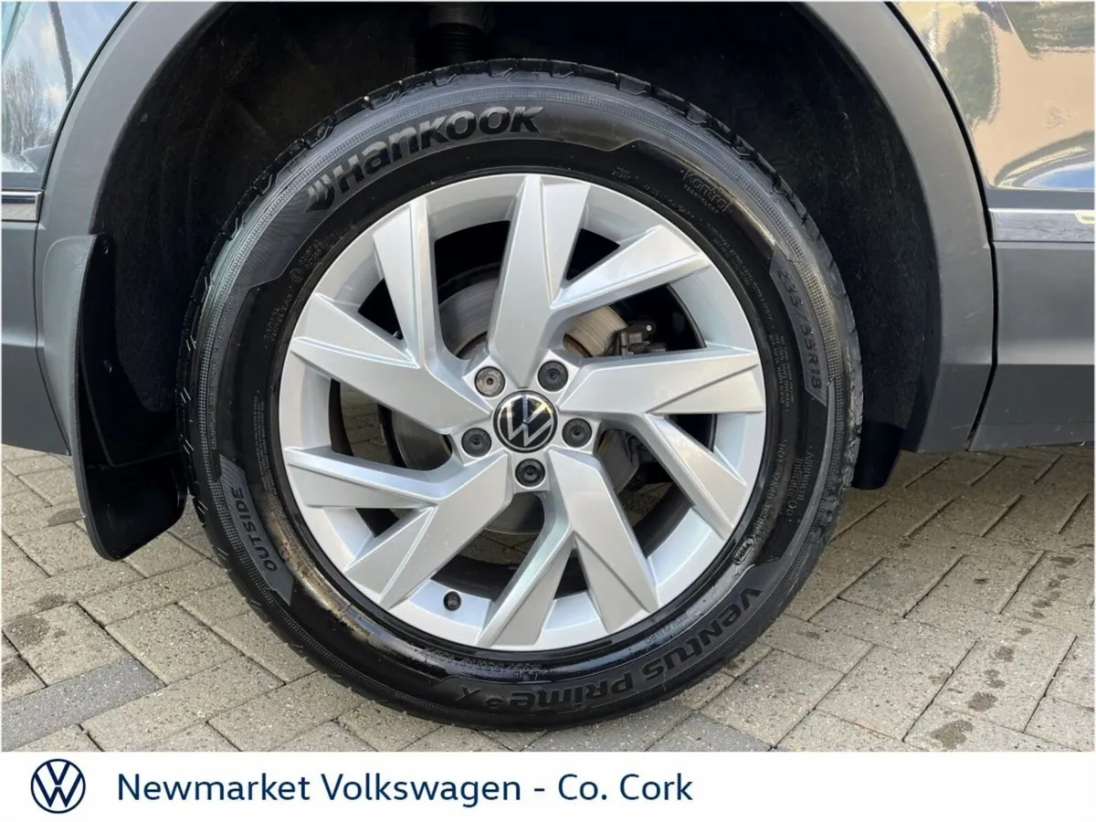 Volkswagen Tiguan LIFE 2.0TDI DSG 150BHP AUTOMATIC - Image 2
