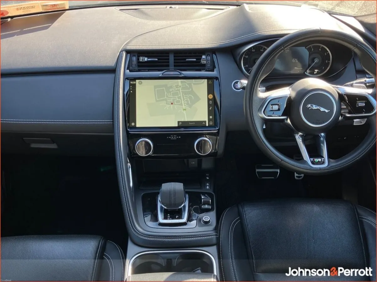 Jaguar E-Pace 1.5 I3 PHEV 300 PS AWD R-Dynamic S - Image 4