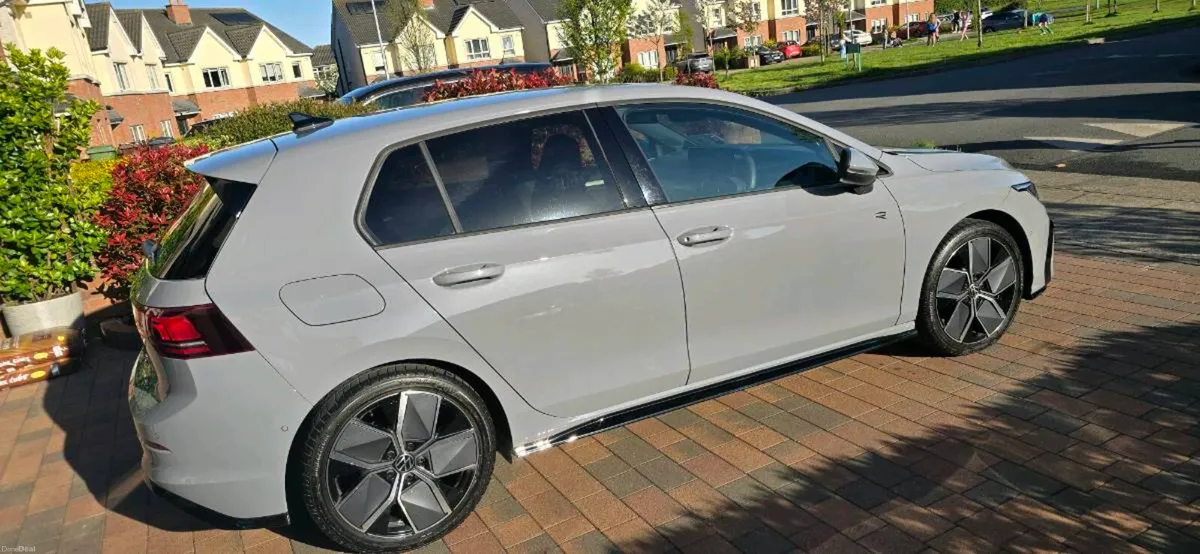 VW GOLF R-LINE - Image 3