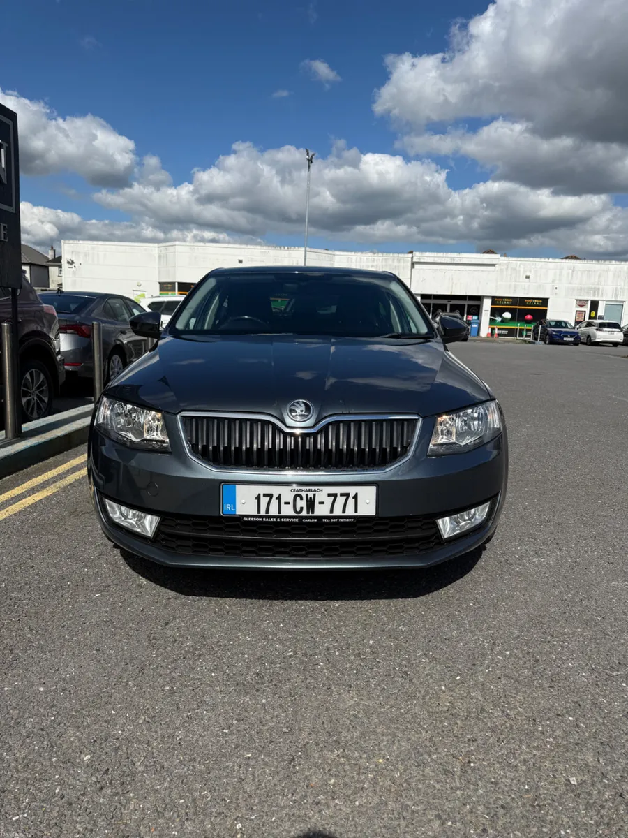 171 Skoda Octavia Style 1.6 TDi DSG Automatic - Image 3