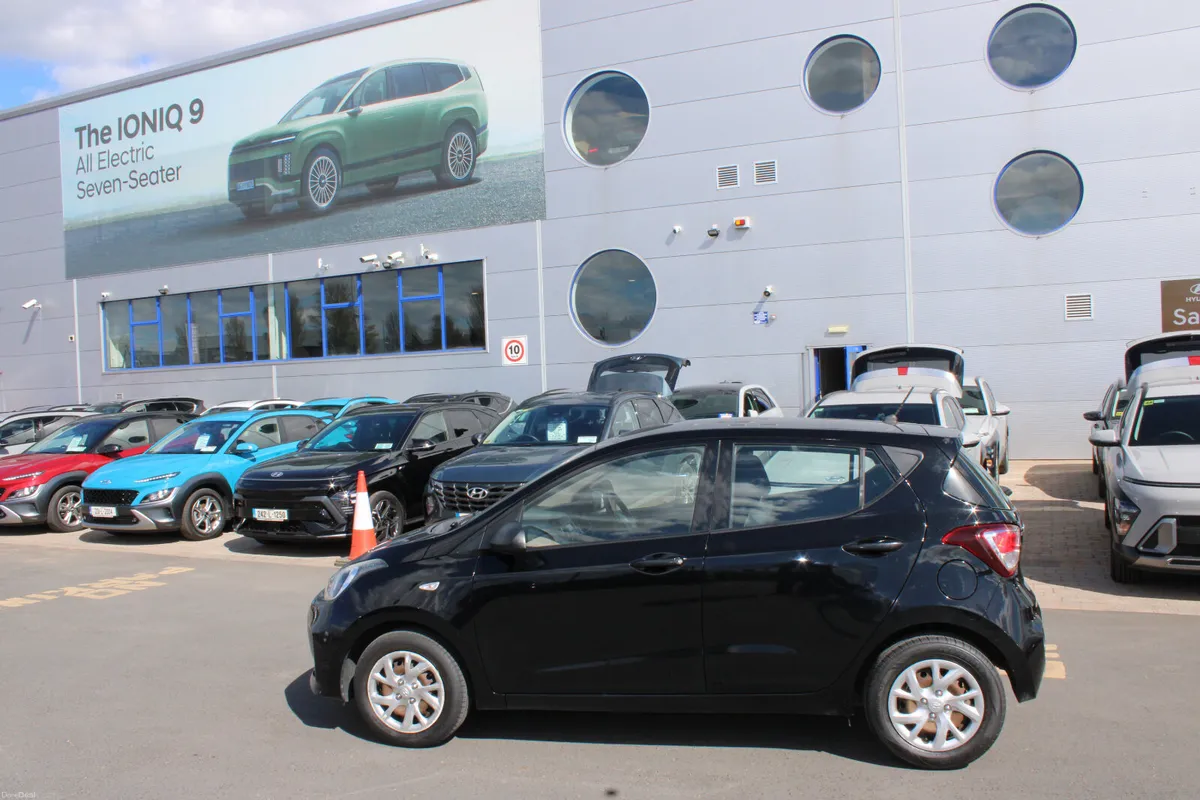 Hyundai i10 2017 - Image 2