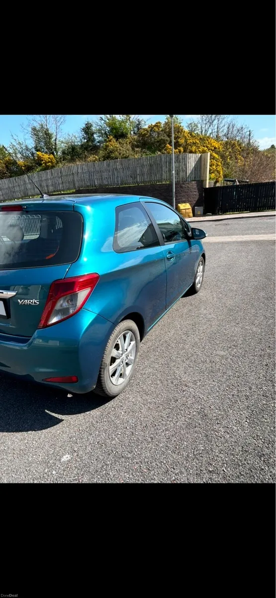 Toyota Yaris 2012 1.3 - Image 3