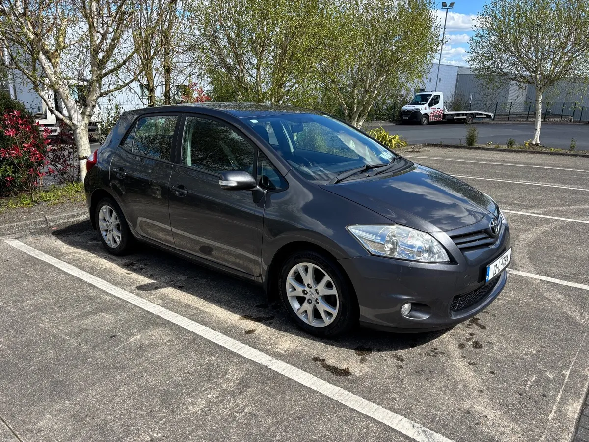 Toyota Auris 2012 / High Spec - Image 3