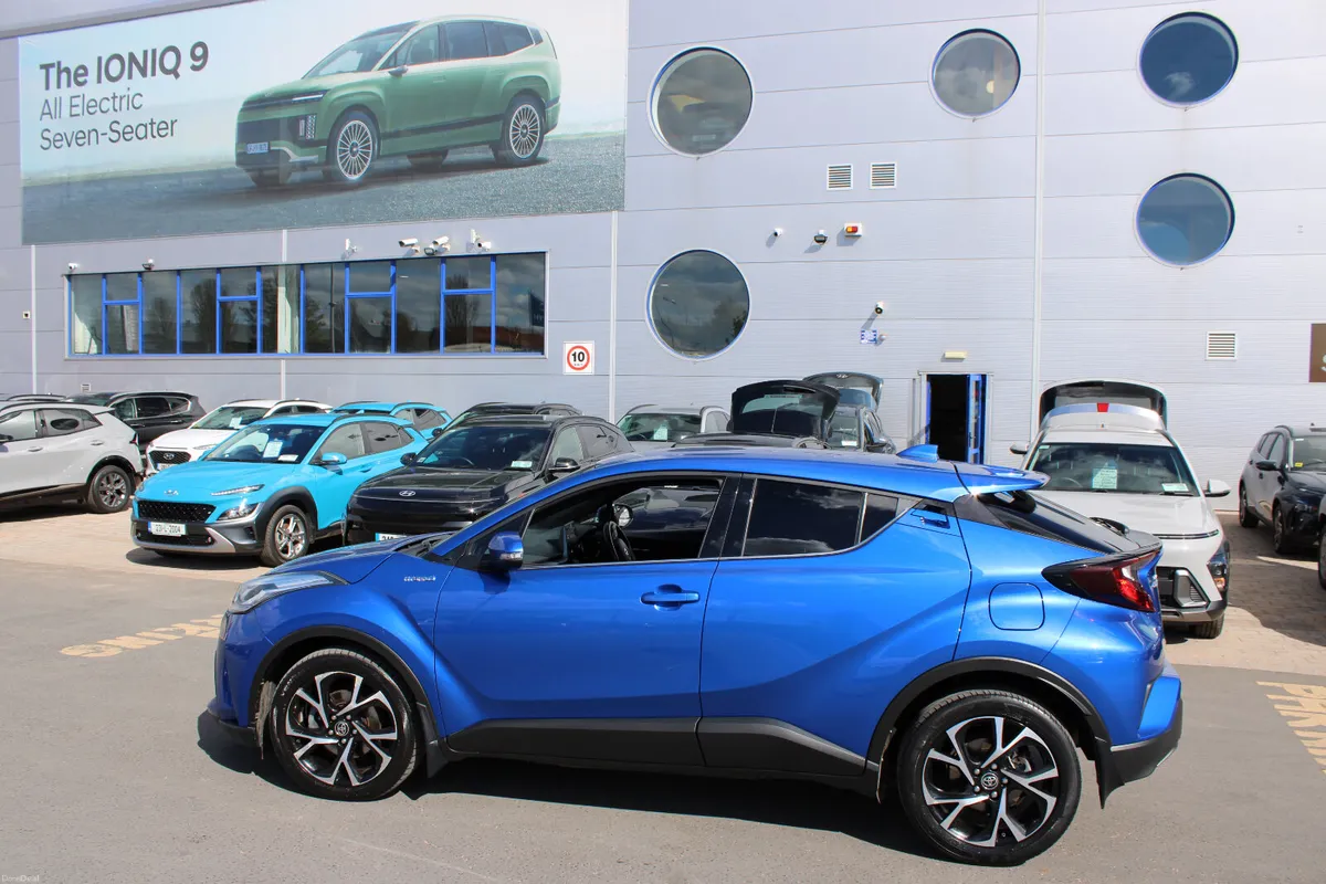 Toyota C-HR 2021 - Image 2