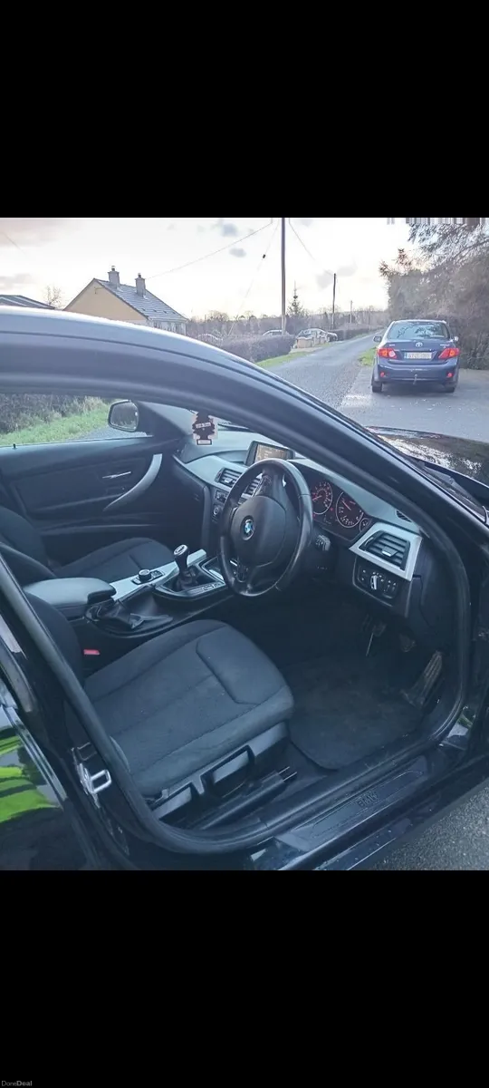 BMW 3-Series 2012 - Image 2