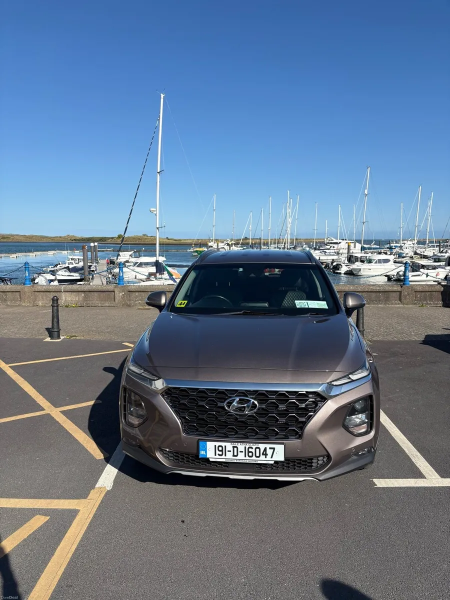 2019 (191) Hyundai Santa Fe - Image 1