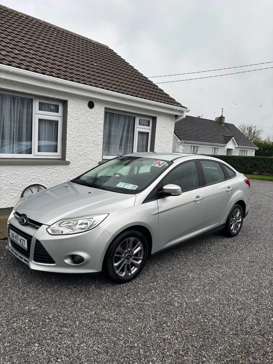 2014 Ford Focus (CarPlay, LEDs) - Image 1