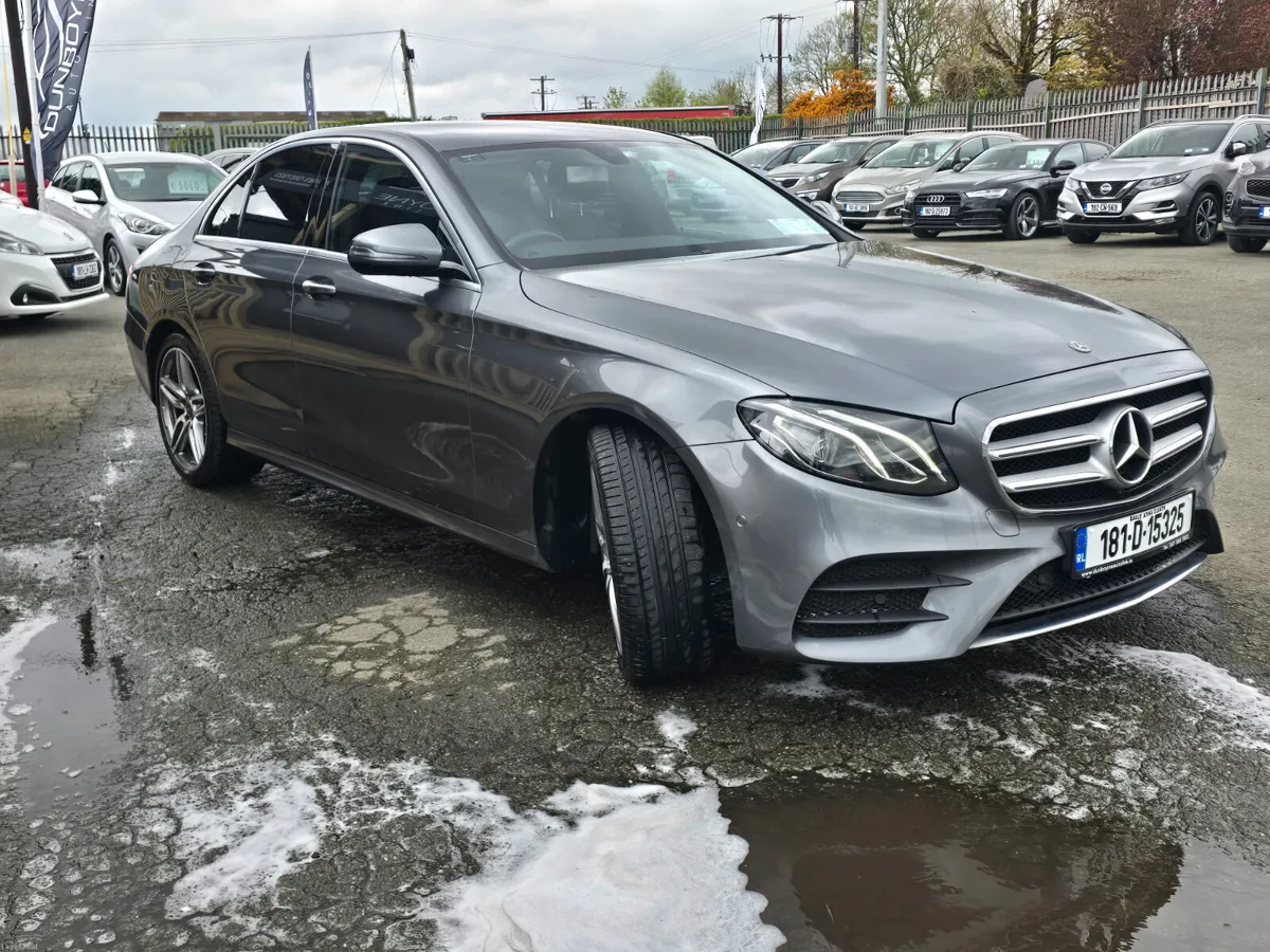 181 MERCEDES BENZ E200 *AMG LINE* - Image 2