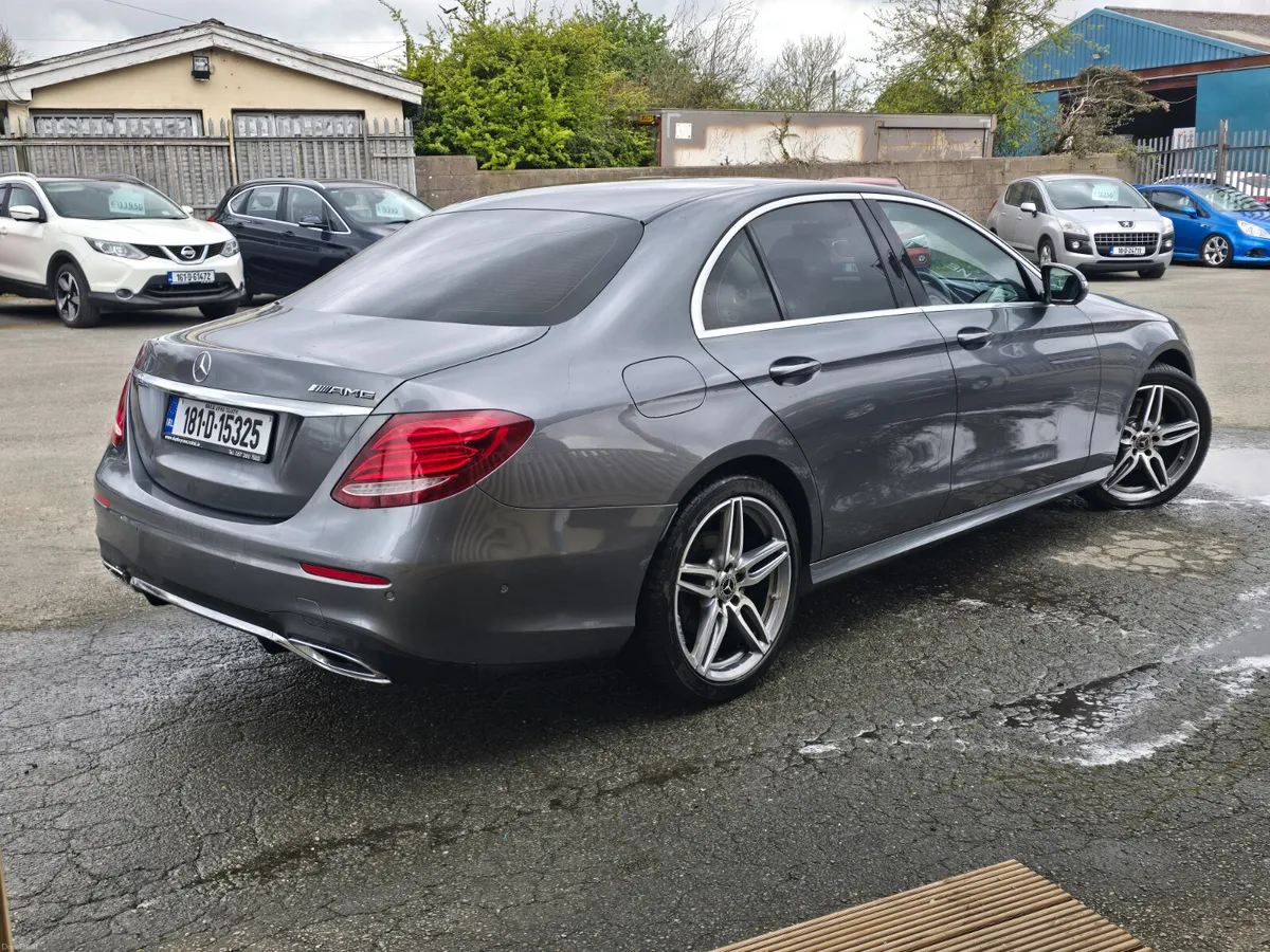 181 MERCEDES BENZ E200 *AMG LINE* - Image 4