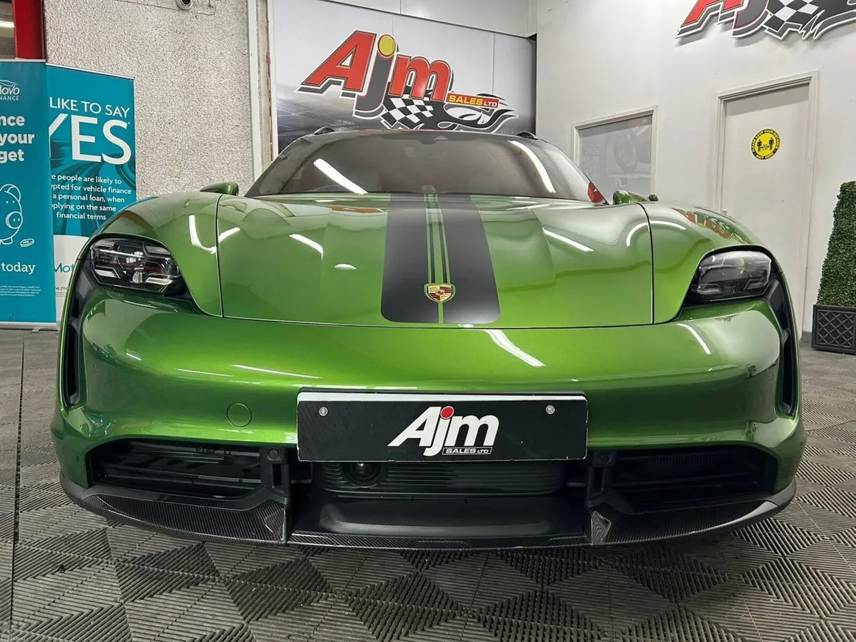 Porsche Taycan 2022 - Image 3