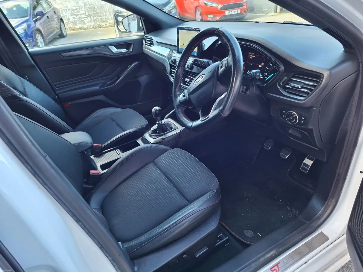 Ford Focus 2019 - Image 2