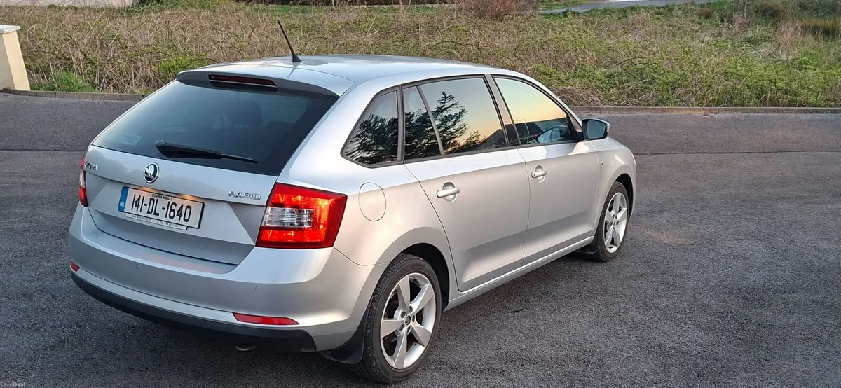 Skoda Rapid 2014 - Image 4
