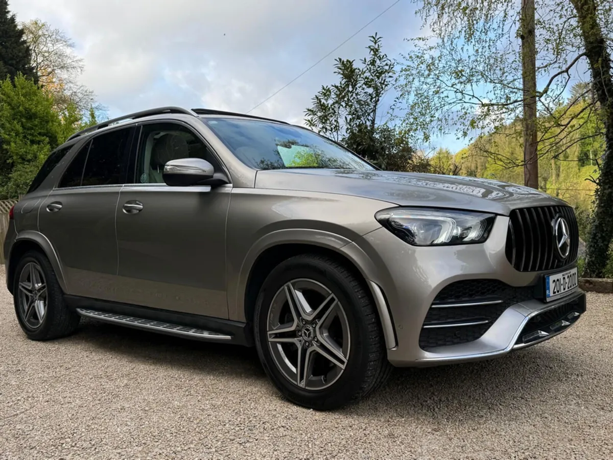 Mercedes-Benz GLE 300 D 4MATIC AMG PREMIUM *7 Seat - Image 2