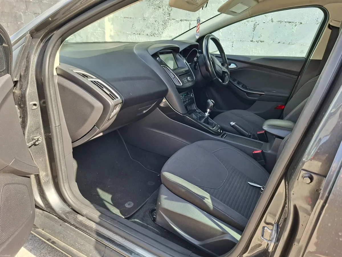 FORD FOCUS SALOON TITANIUM 1.5TDCI - Image 2