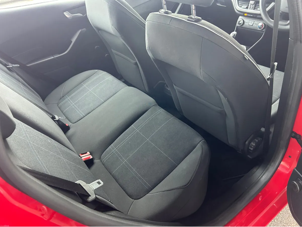 Ford Fiesta 1.1 70PS 5M 4DR ZETEC - Image 3