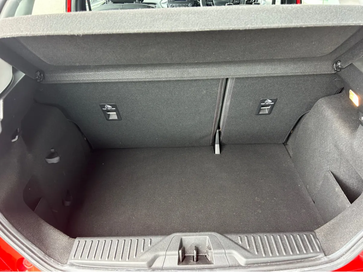 Ford Fiesta 1.1 70PS 5M 4DR ZETEC - Image 2