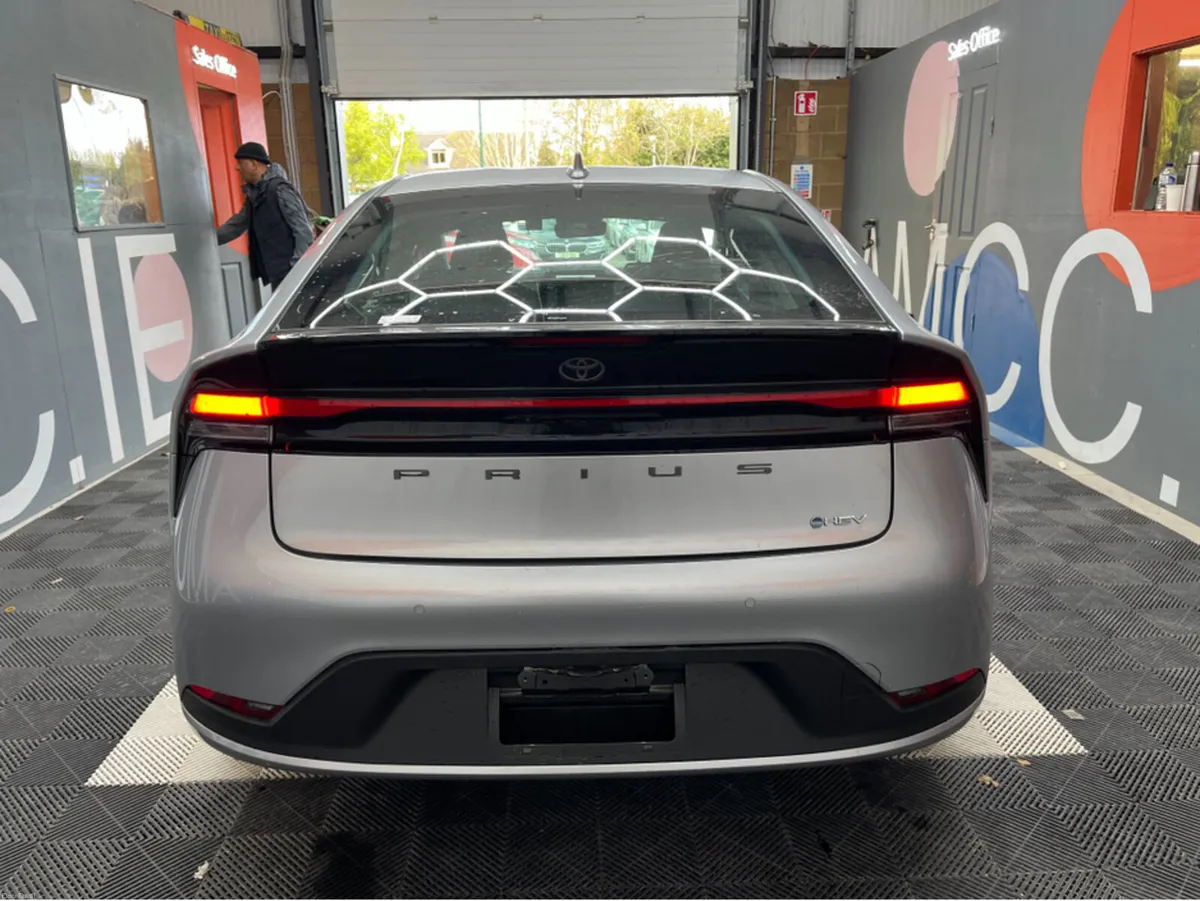 Toyota Prius 2025 TOYOTA PRIUS X 1.8 AUTOMATIC / C - Image 3