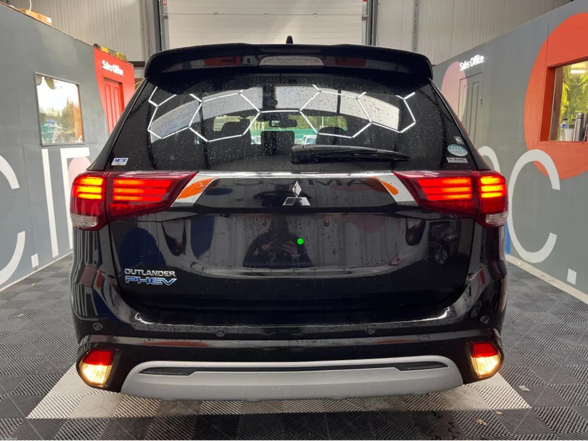 Mitsubishi Outlander 2019 MITSUBISHI OUTLANDER PHE - Image 3