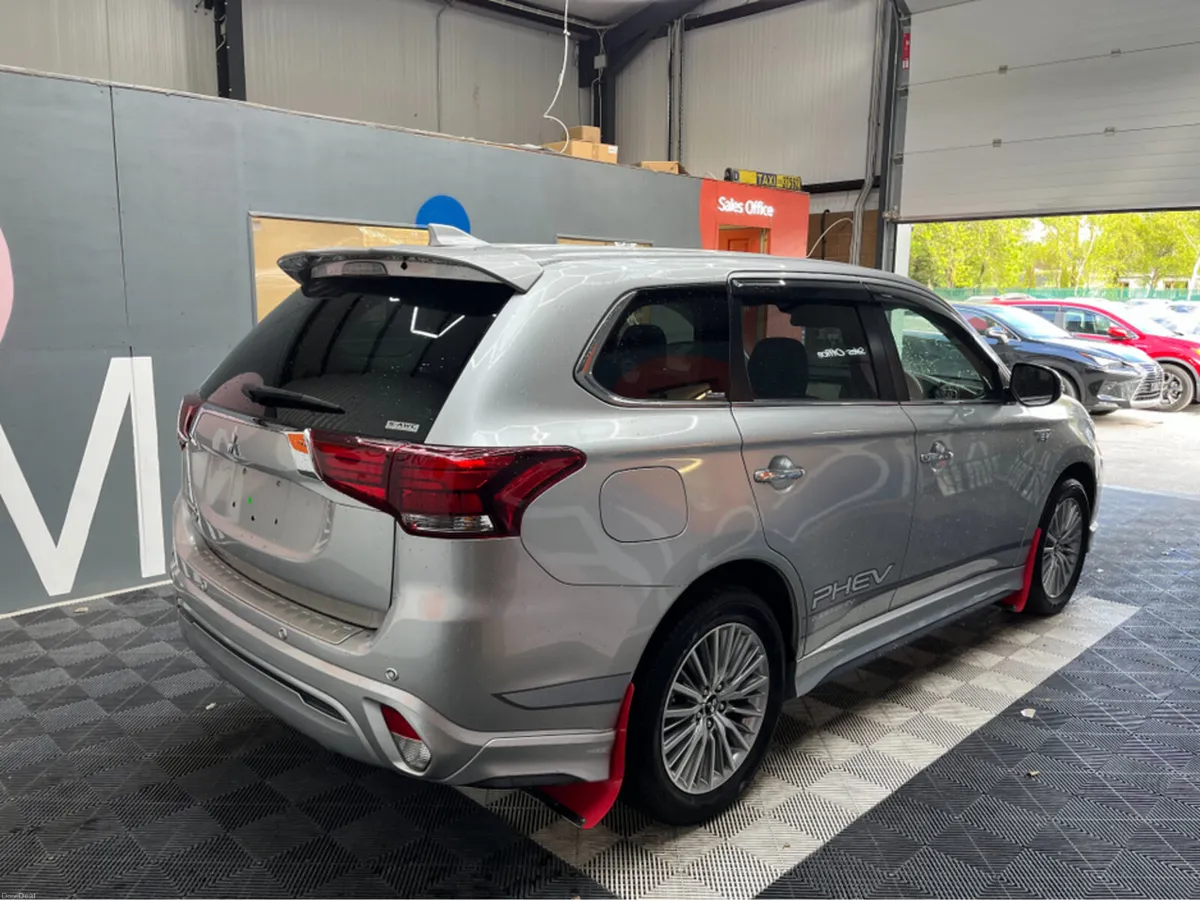 Mitsubishi Outlander 2019 MITSUBISHI OUTLANDER G P - Image 2