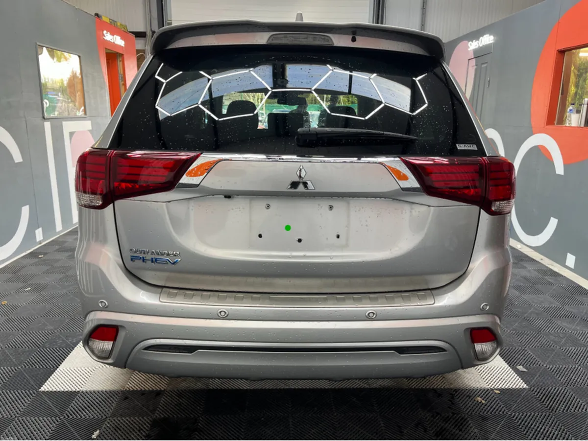 Mitsubishi Outlander 2019 MITSUBISHI OUTLANDER G P - Image 3