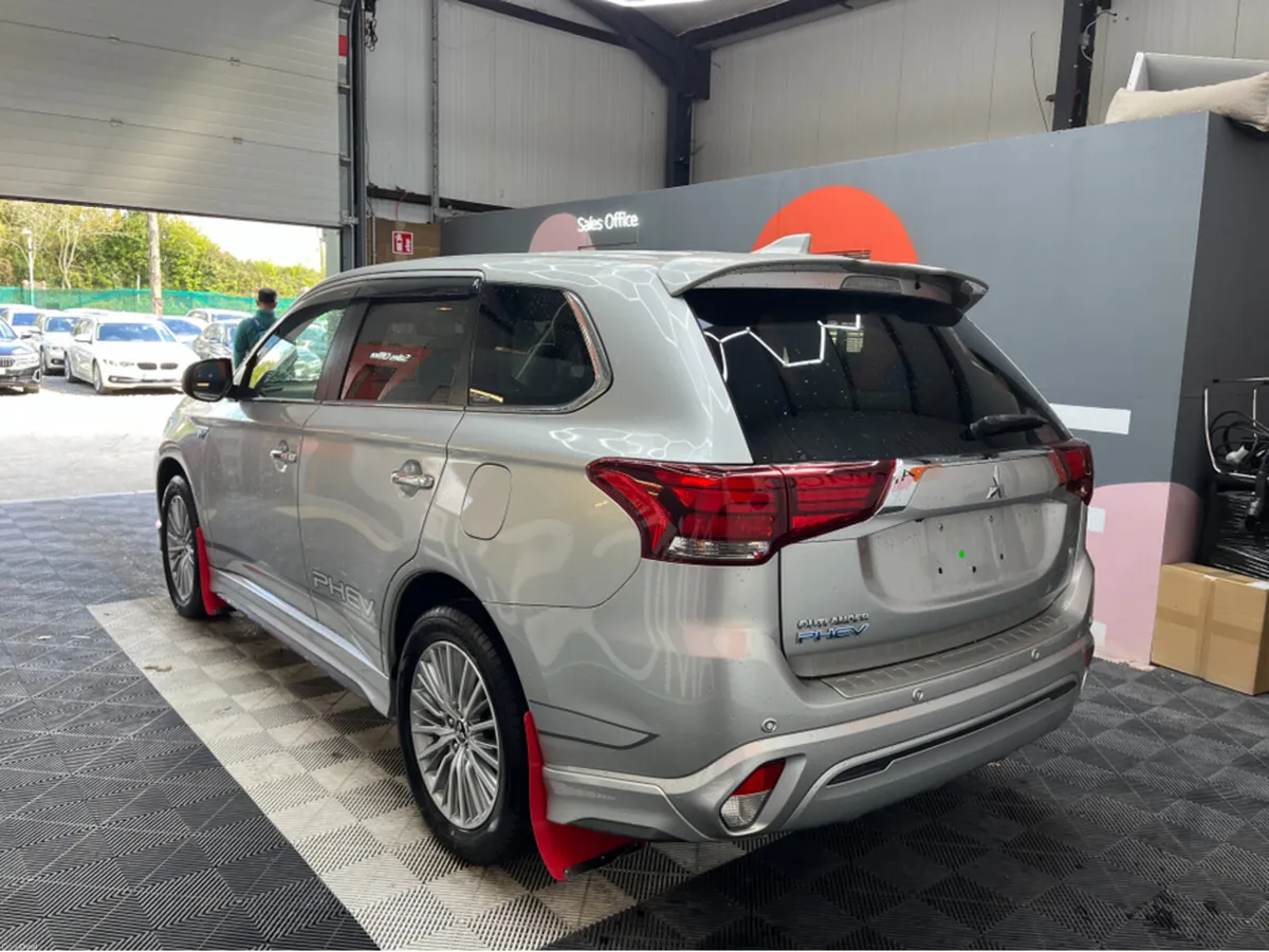 Mitsubishi Outlander 2019 MITSUBISHI OUTLANDER G P - Image 4