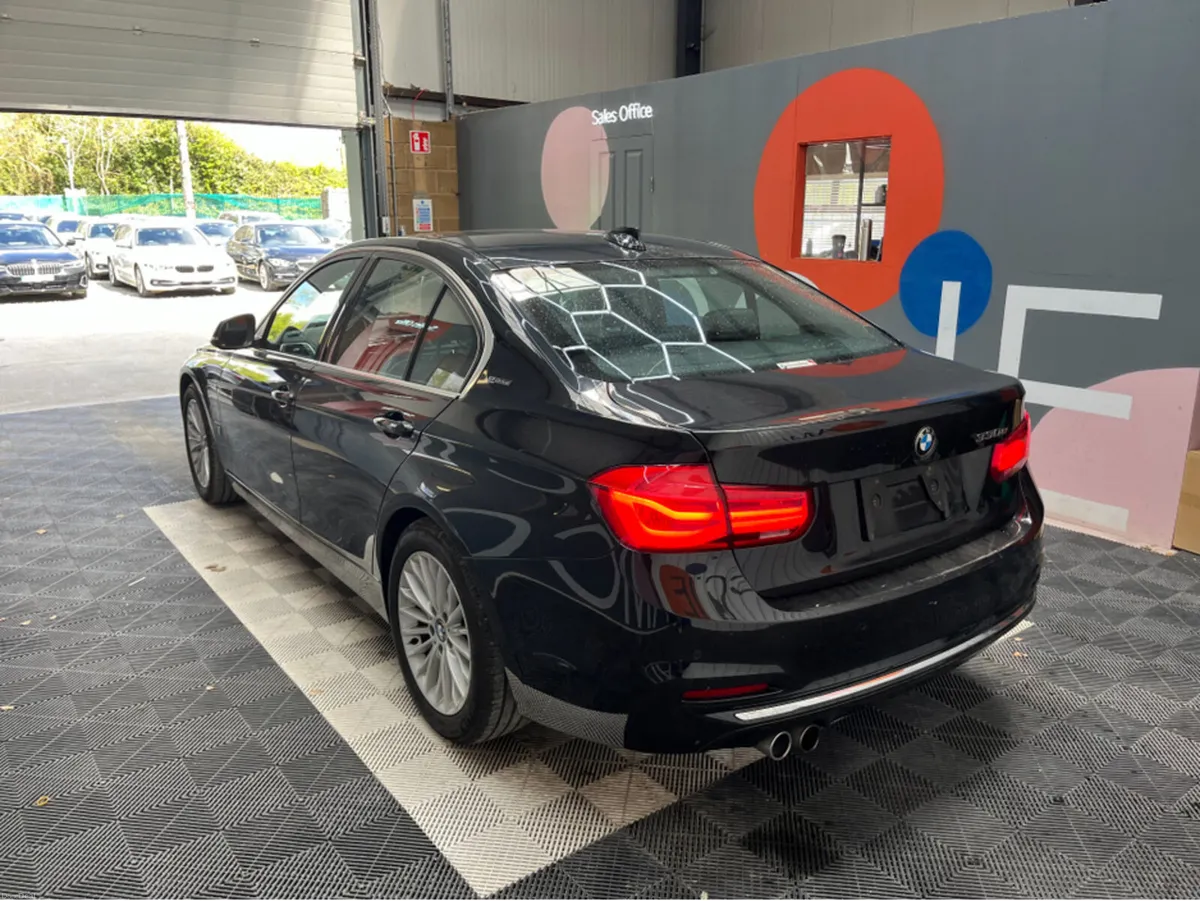 BMW 3-Series 2018 BMW 330E LUXURY iPERFORMANCE 2.0 - Image 4