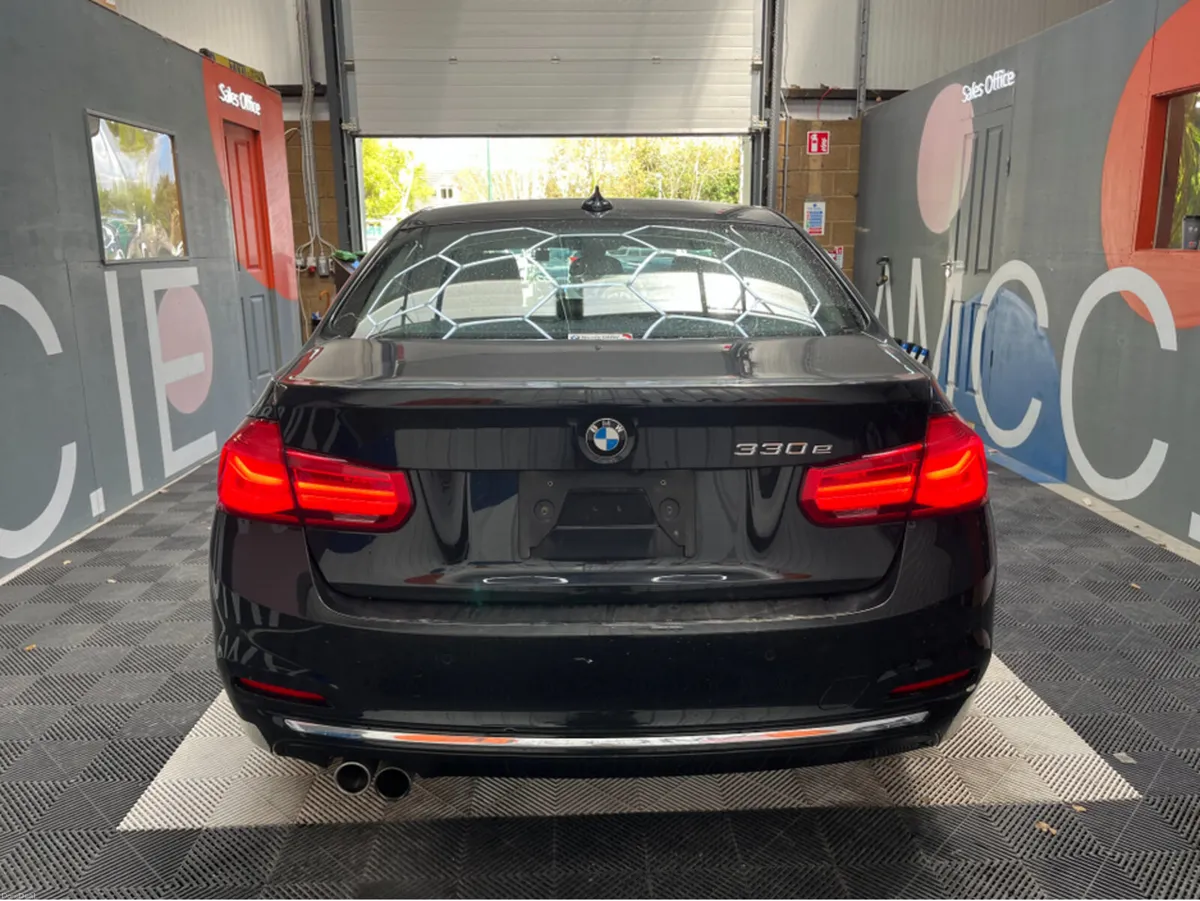 BMW 3-Series 2018 BMW 330E LUXURY iPERFORMANCE 2.0 - Image 3