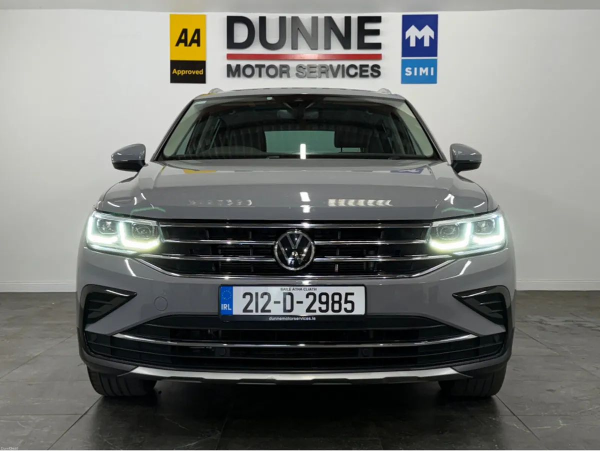 Volkswagen Tiguan **ELEGANCE MODEL**FULL LEATHER** - Image 3