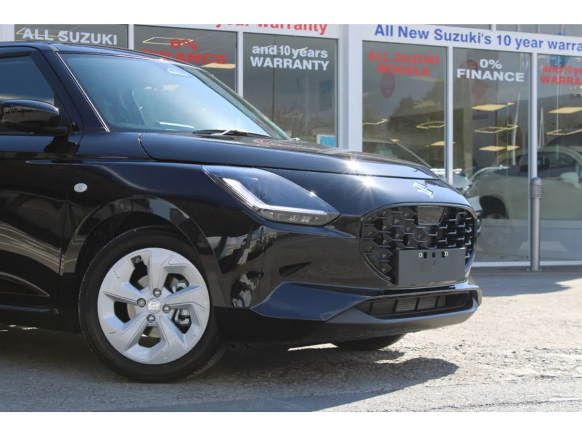 Suzuki Swift 1.2 hybrid motion auto *10 yr warrant - Image 4